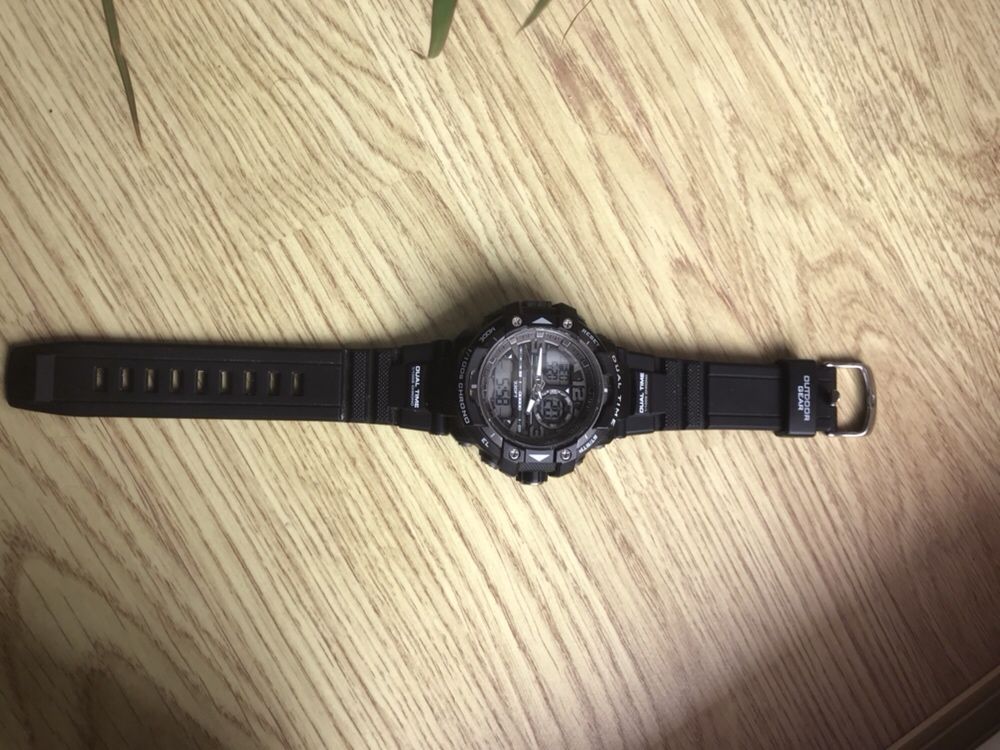 Продавам ръчен часовник Armitron Бартер