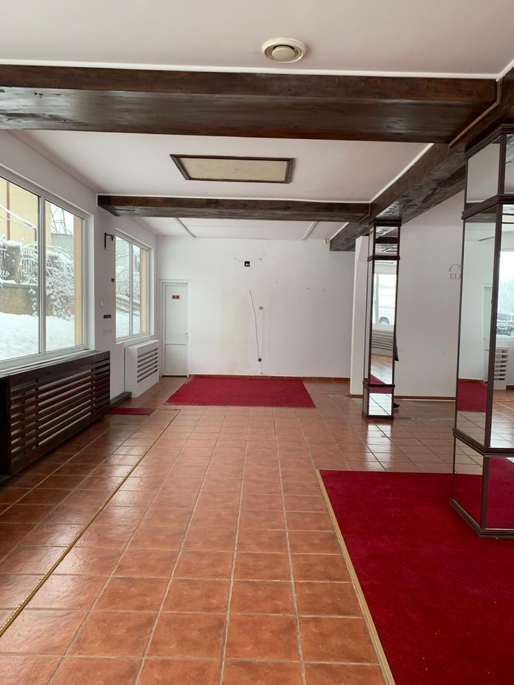 2 Spatii Comerciale De Inchiriat