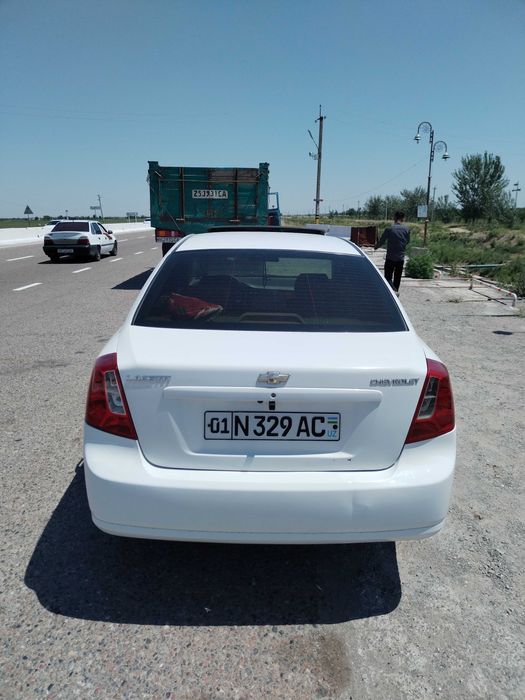 Срочна сотилади Lacetti 1.6