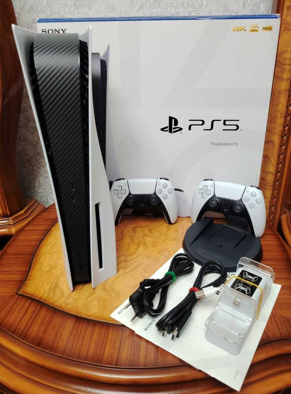 PlayStation 5 c дисководом