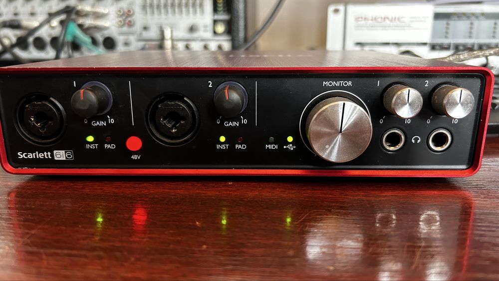 Placa de sunet USB Focusrite 6i6