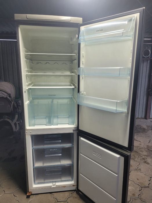 Холодильник Electrolux