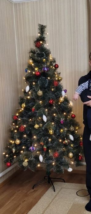 Продам ёлку, 2 м. Искусственная