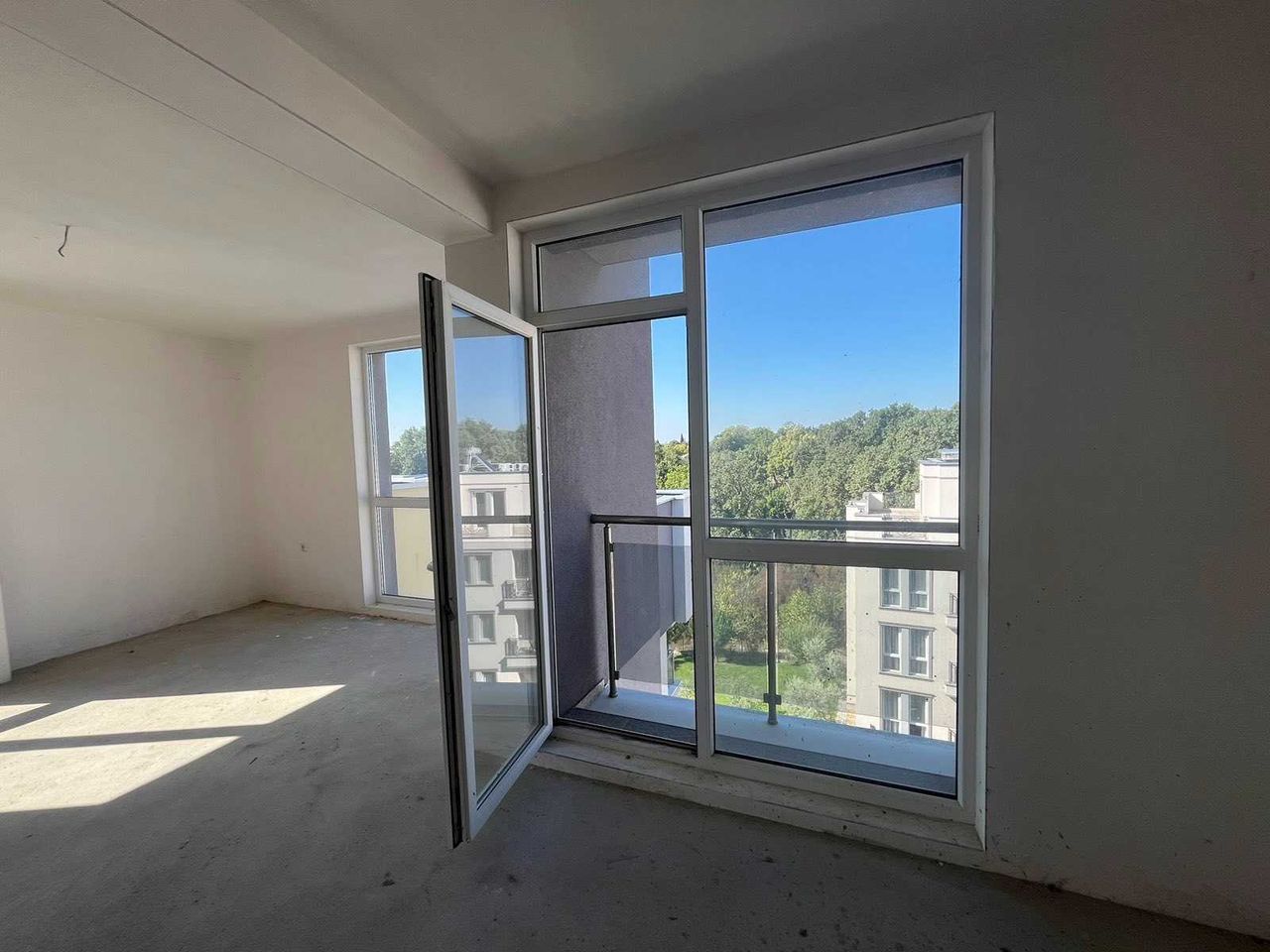 Продава се Двустаен апартамент в Карлово - 93 кв.м за 807 €/кв.м - Снимка #2