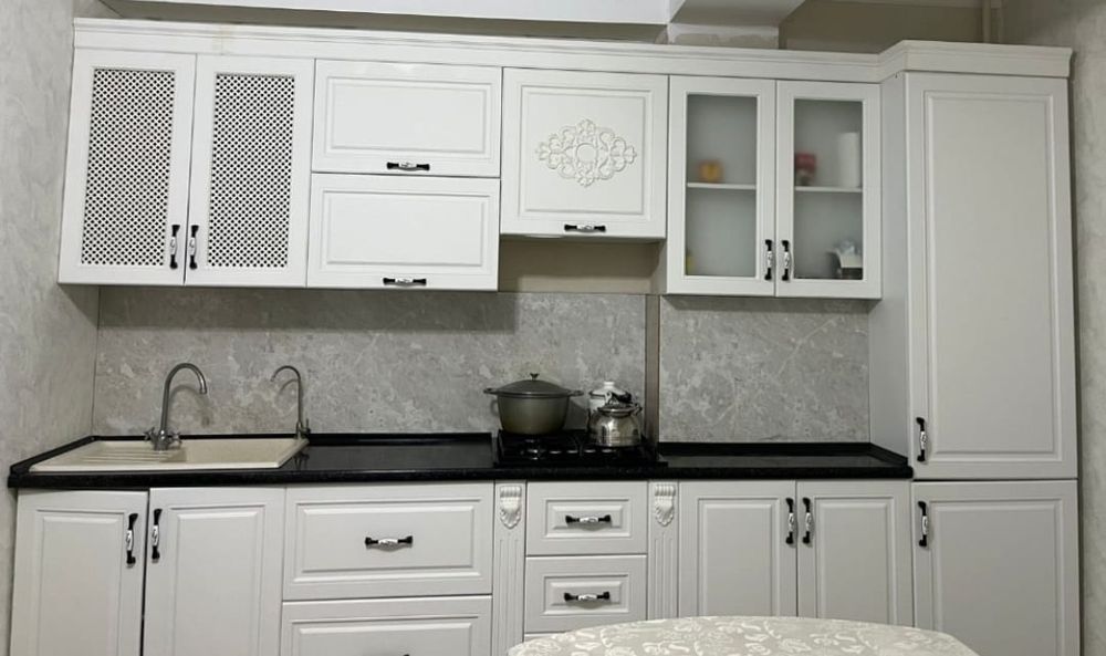 Сдам на долгий срок 2 х. кв. 4/5 эт. Алтын орда 17