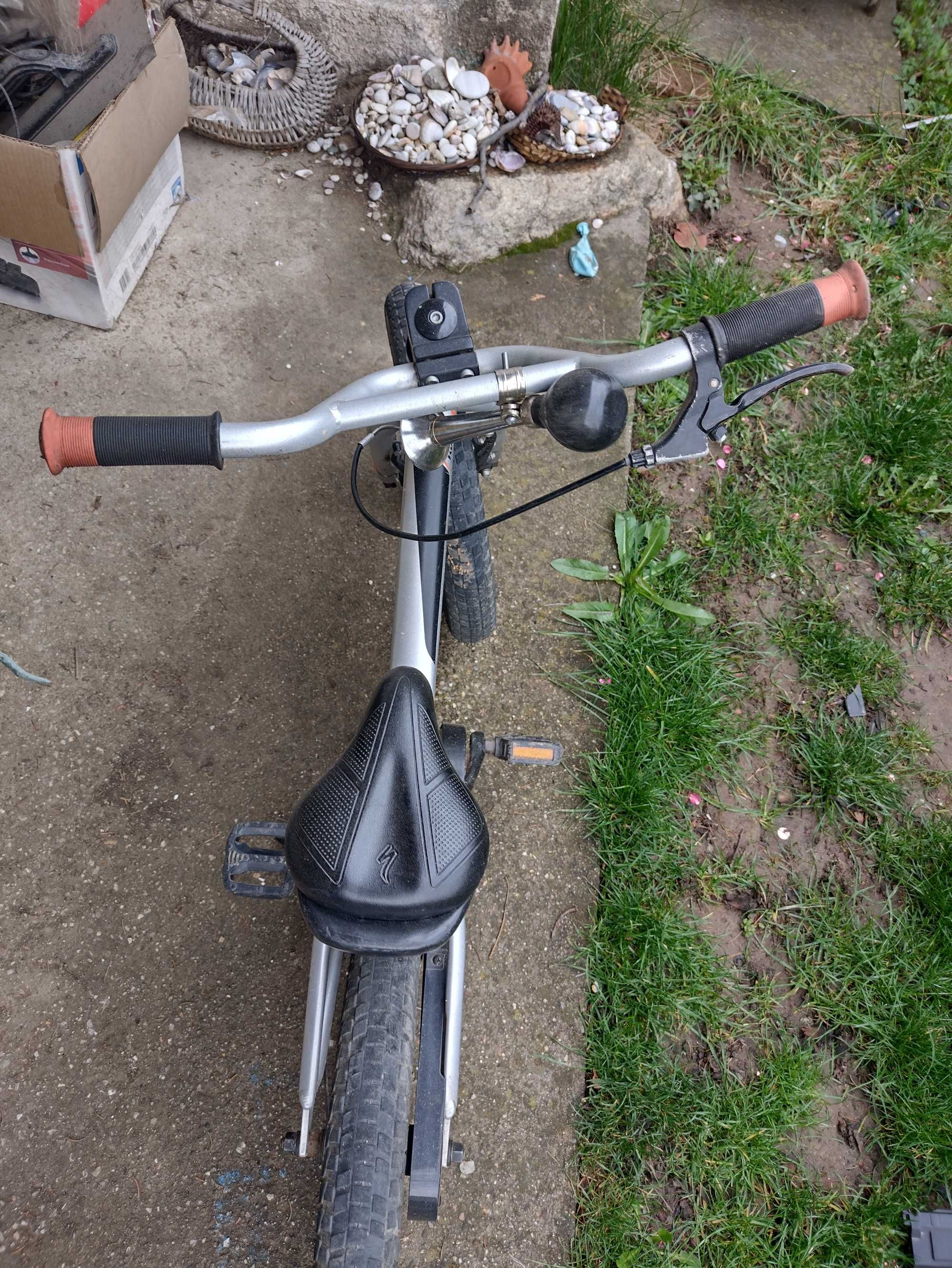 Specialized 16  с помощни гуми