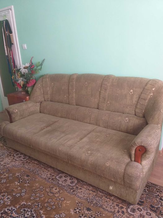 Разтегателен диван - грахово зелен