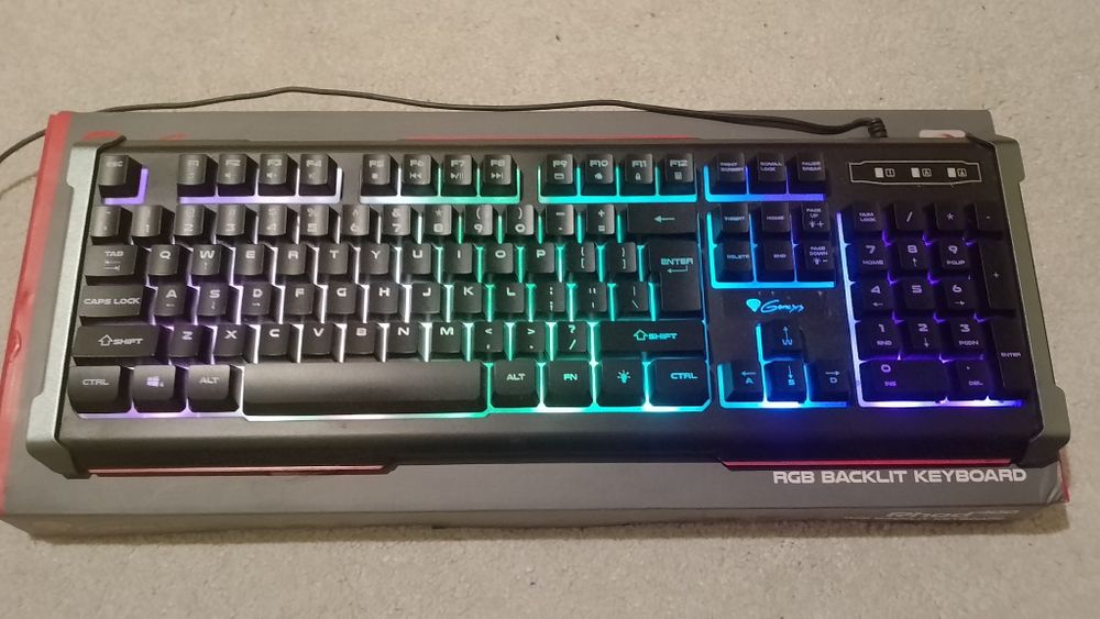 Геймърска клавиатура Genesis Rhod 400 RGB