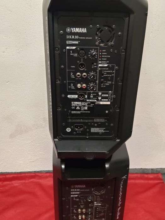 Boxe Yamaha dxr 10