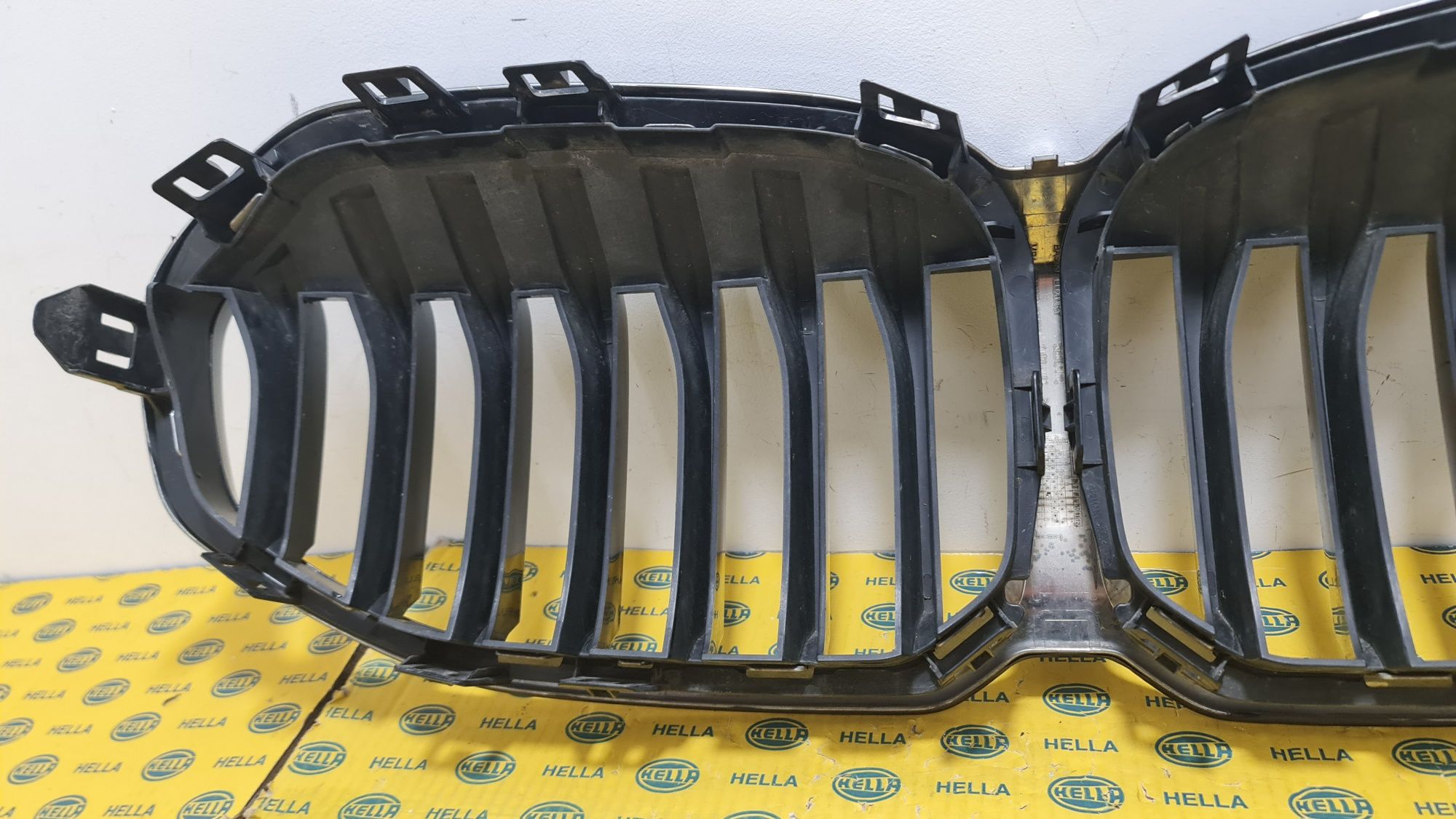 Grila masca radiator bara fata BMW 1 F40