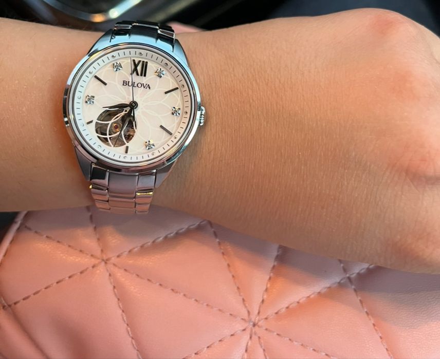 Дамски автоматичен часовник BULOVA