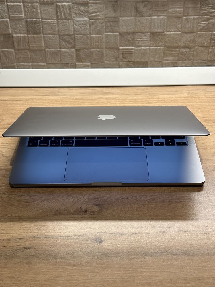 Macbook Pro 13", CTO, M1, 16GB RAM, 256GB SSD