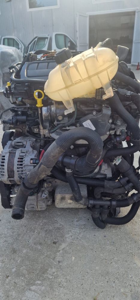 Motor biturbo opel vivaro 2019 1.6 cdti 2019 renault trafic mercedes