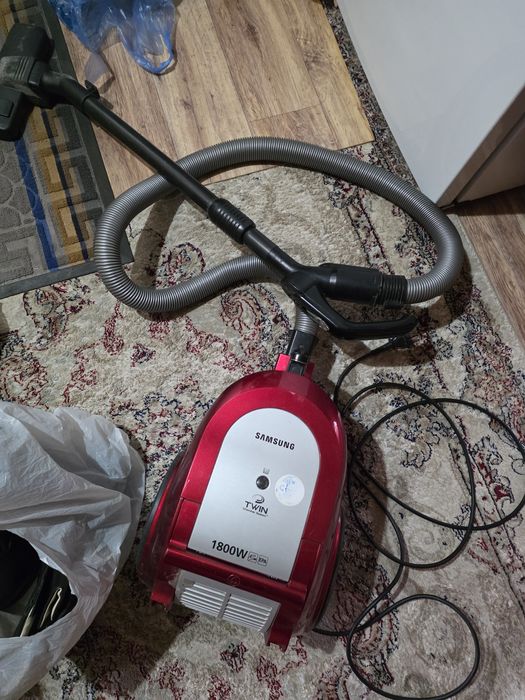 Пылесос samsung 1800w