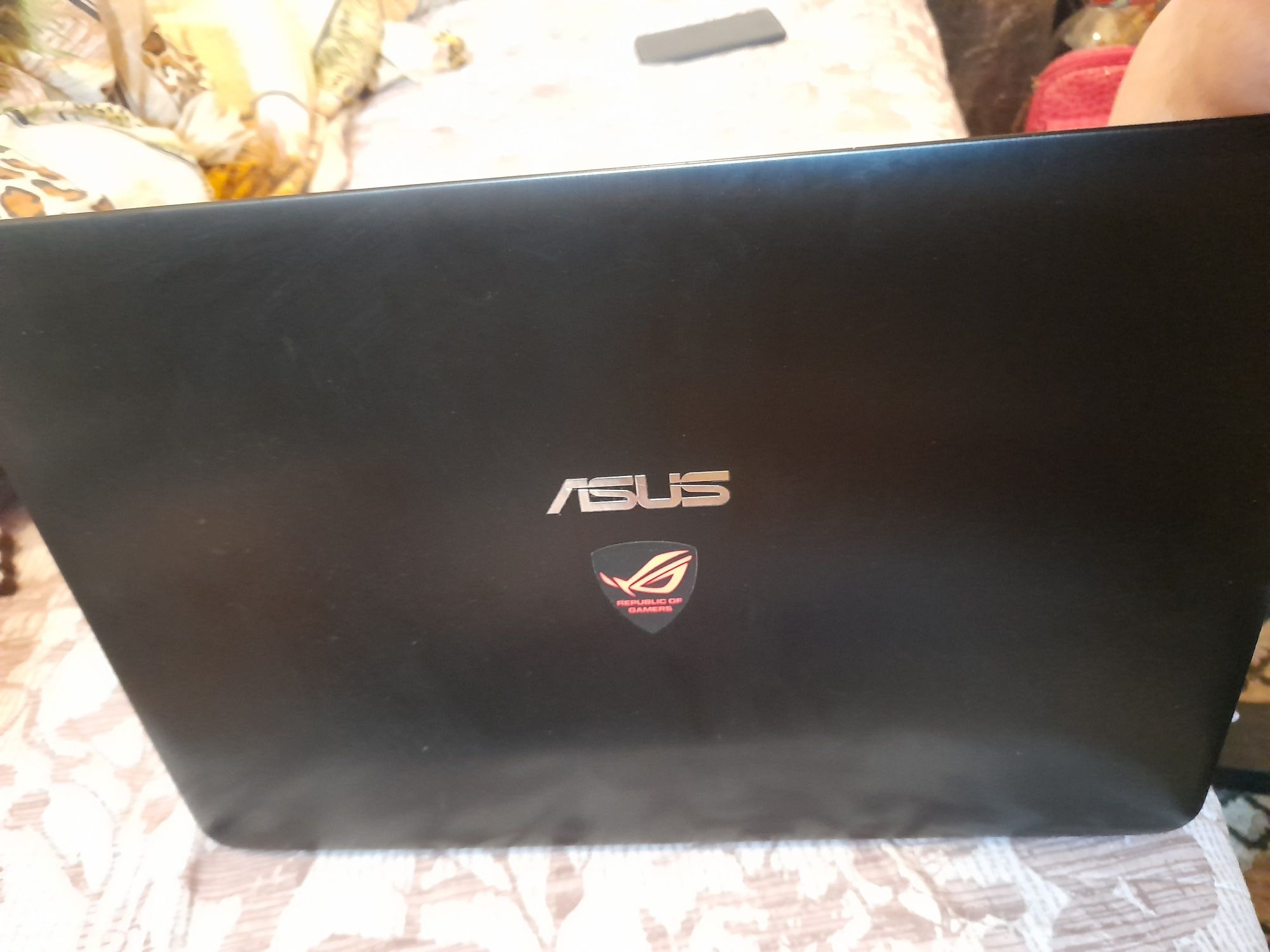 Laptop Asus gaming i7 8 giga rami