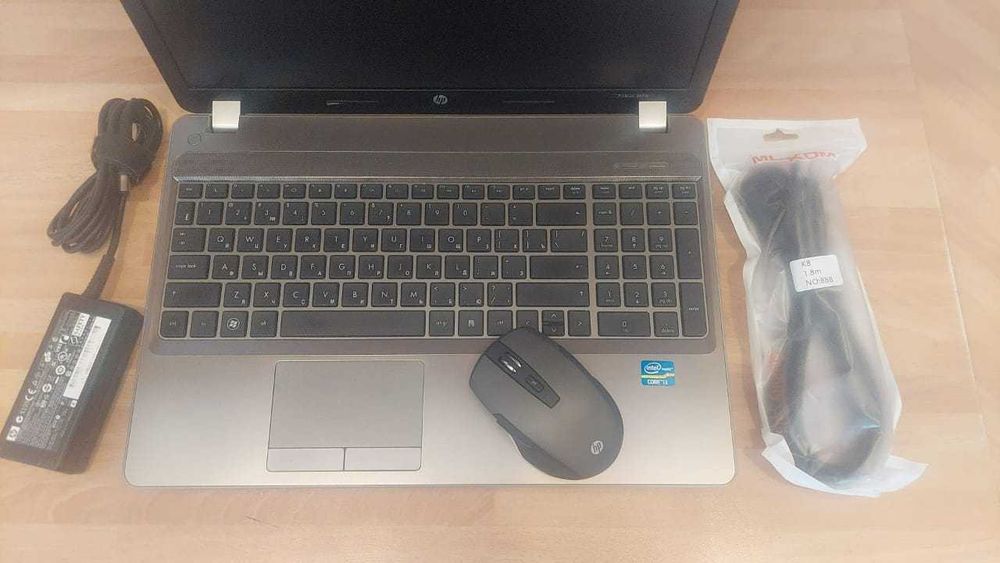 Ноутбук Hp Probook с беспроводной мышью в отличном состоянии.