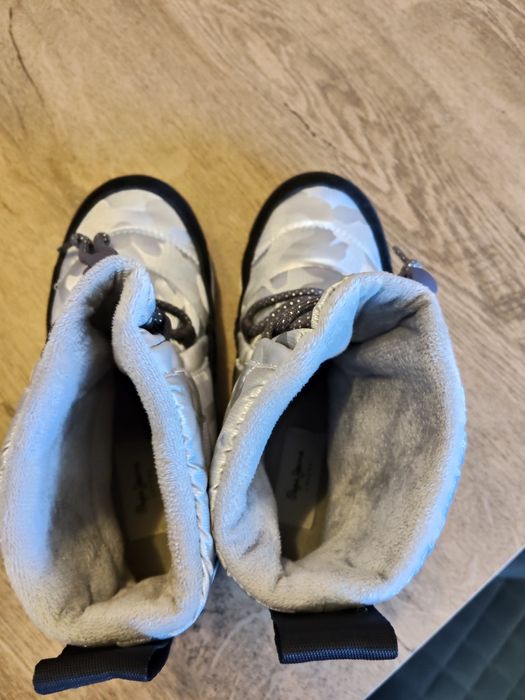 Топли боти за момиче,33 номер,Pepe Jeans