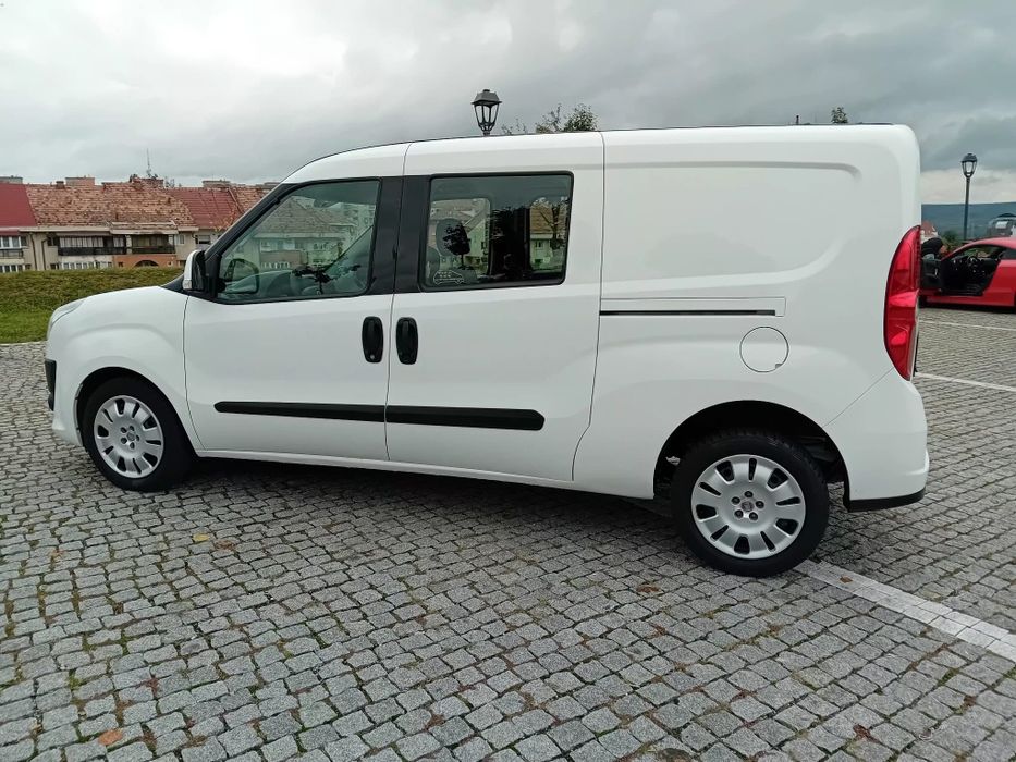 Fiat Doblo 5 locuri și Marfa