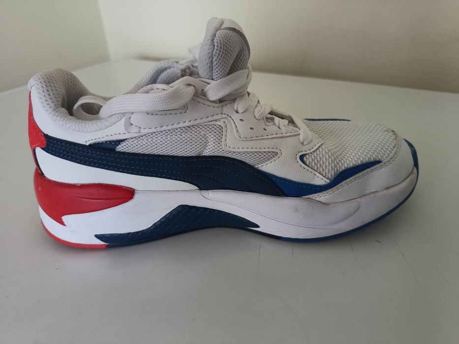 Adidași puma , purtați o singura data, mărimea 39