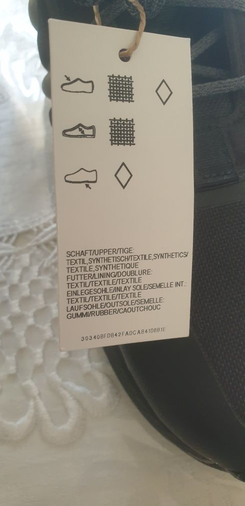 ADIDAS кросовки новые