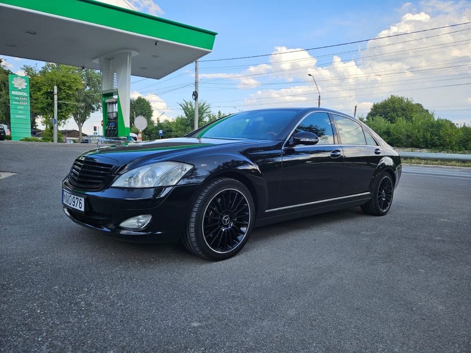 Mercedes S320 black