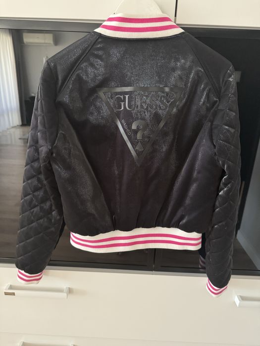 Яке на Guess