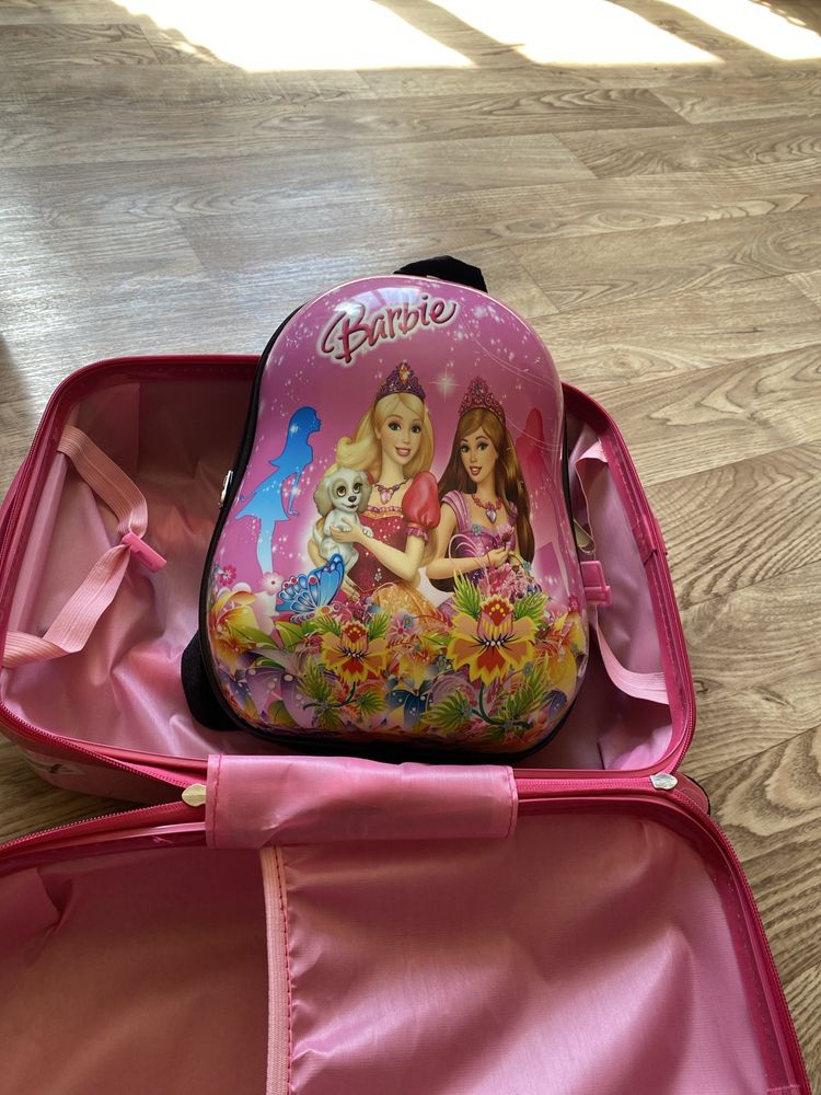 Продам детский чемодан