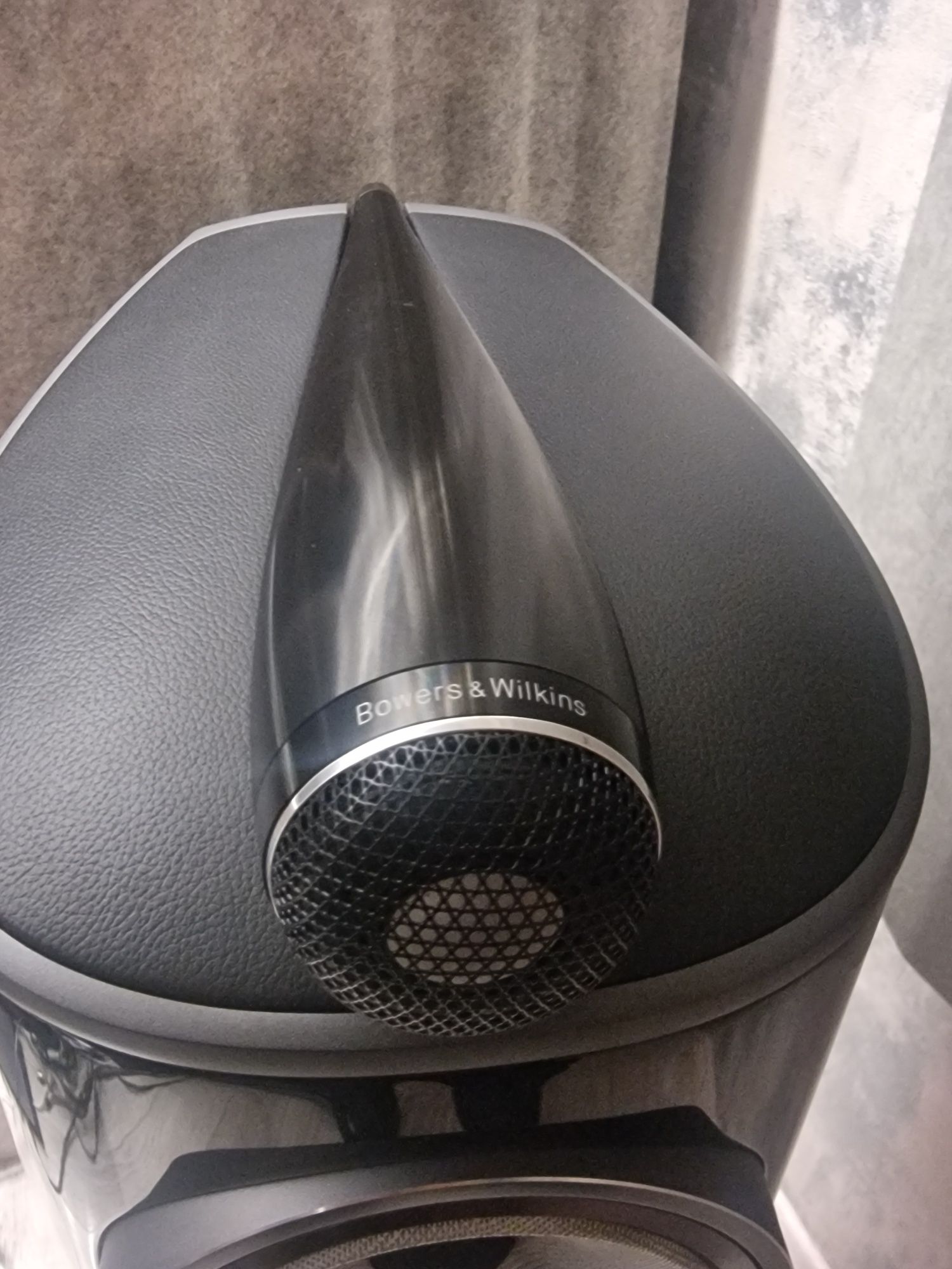 Колони  Bowers&Wilkins 804 D4