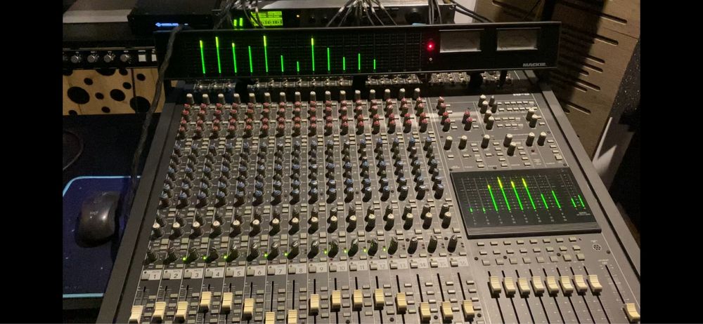 Vand mixer Mackie 16.8 bus