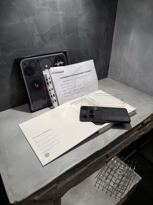 КАТО ЧИСТО НОВ Nothing Phone 3 512GB Black