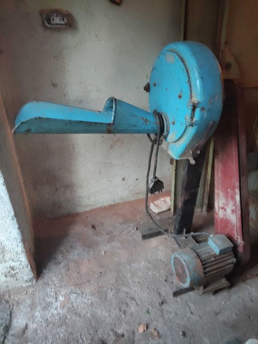 Фуражомелка трифазна