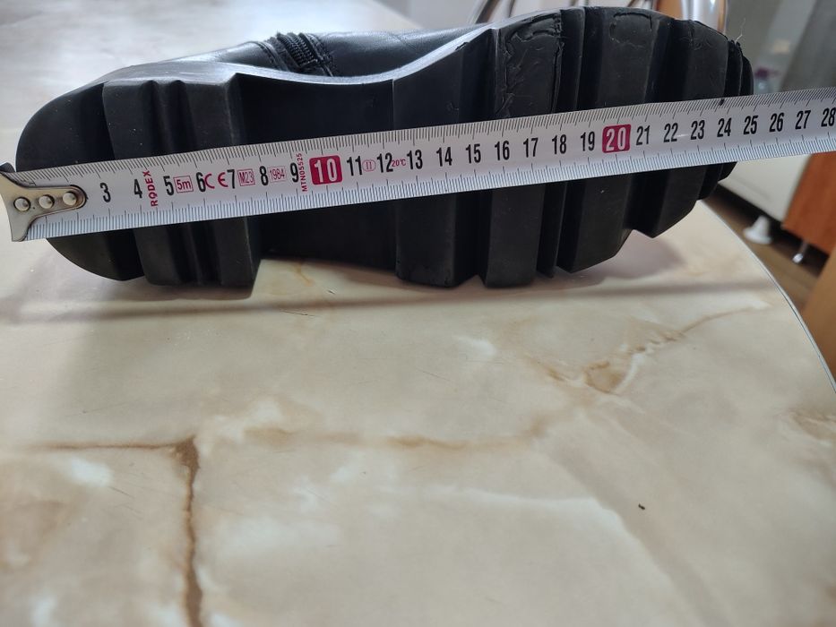 Vând ghete piele dama Zara