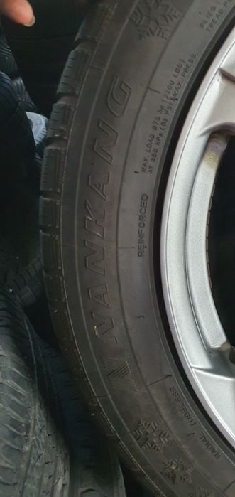 Гуми 4бр 255/50/19 -1бр - 139лв