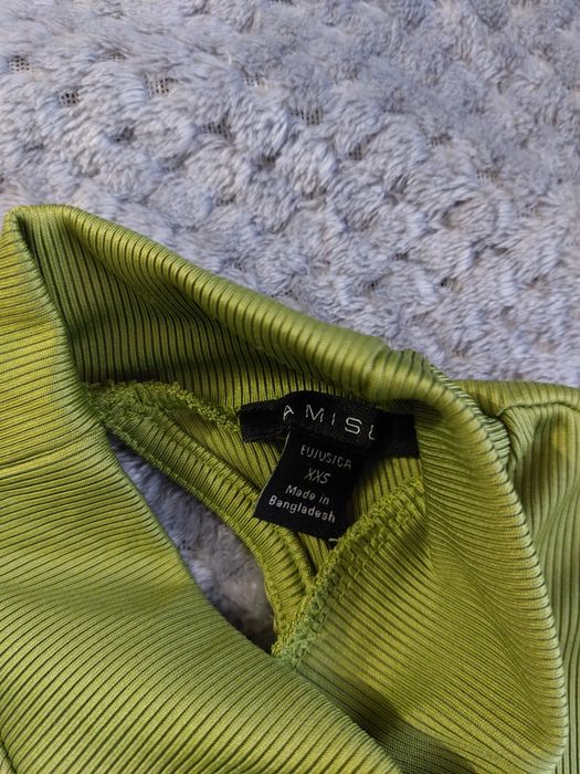 Top cu spatele gol Amisu