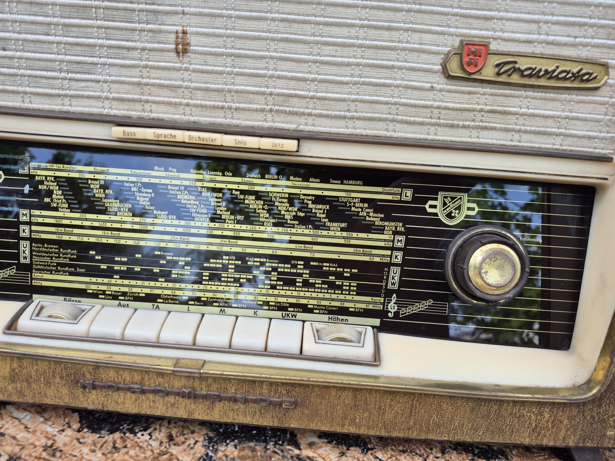 Vând Radio marca Nordmrnde Traviata 59/3D