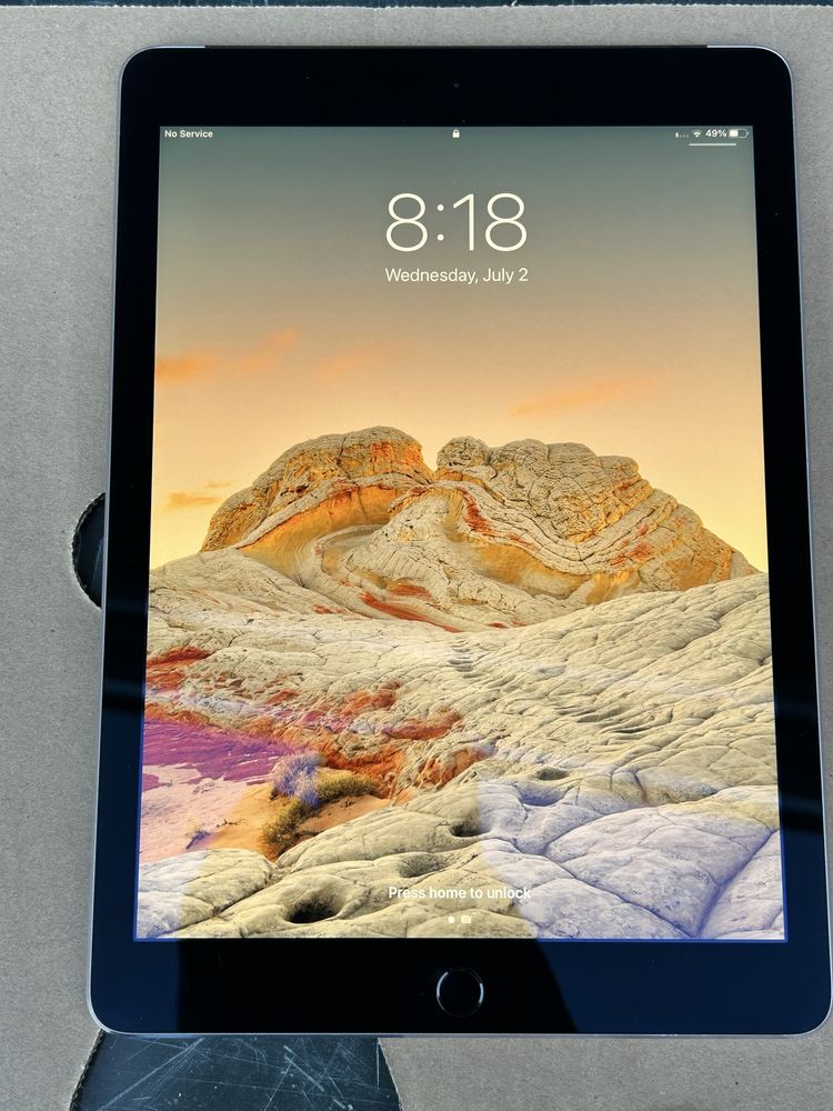 * iPad Air 2 32GB Unlocked *