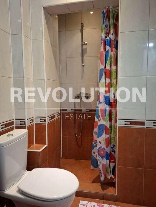 Дава се под наем Тристаен апартамент в Варна, ЖП Гара - 80 кв.м за 550 € - Снимка #7