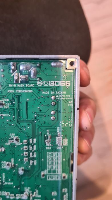 Vând Boss RV-6 Reverb – Made in Taiwan