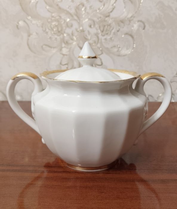 Сервизы винтажные.