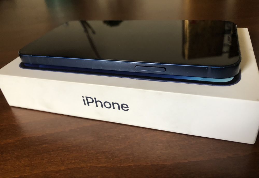 iphone 12 син/blue 128 GB пълен комплект плюс кейсове по избор
