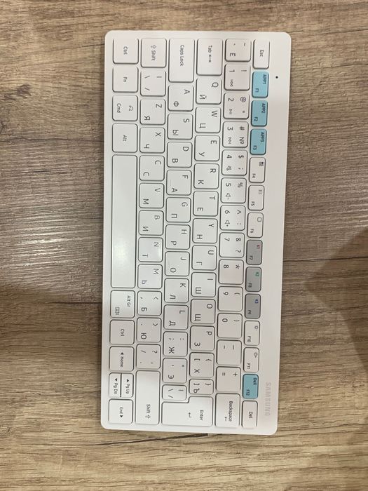 Беспроводная клавиатура Samsung Smart Keyboard Trio 500