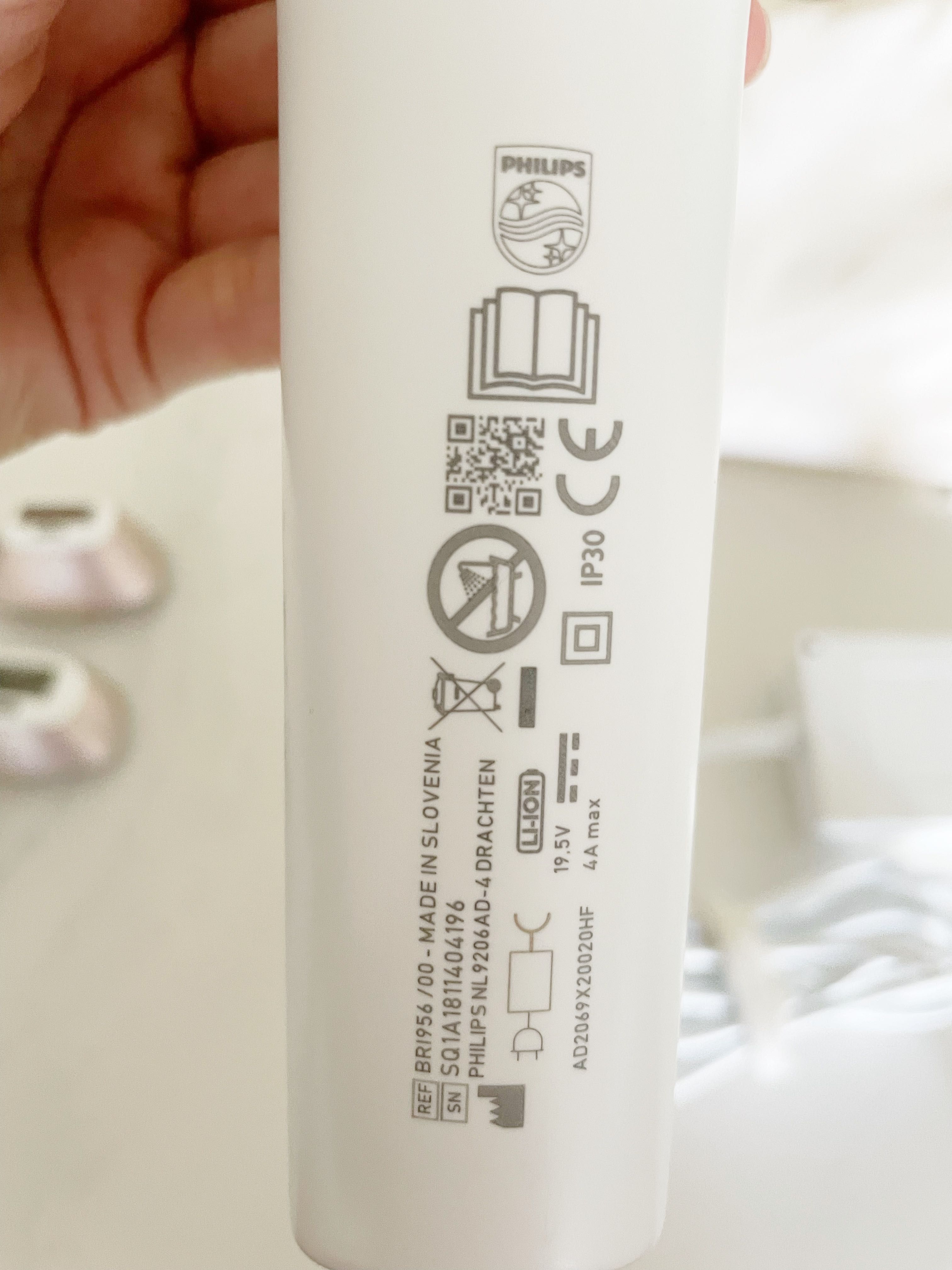 Фотоепилатор Philips Lumea BRI956/00