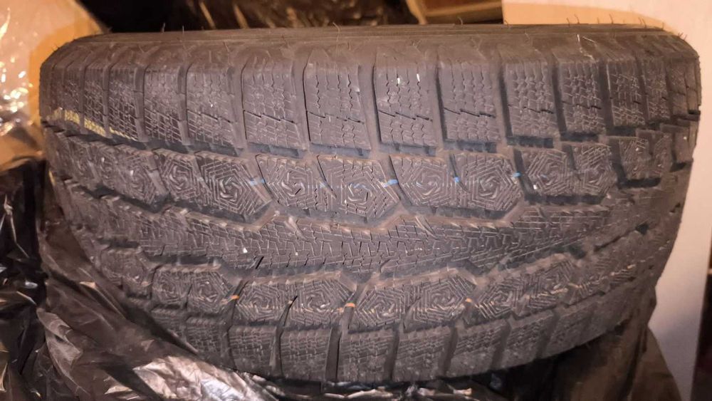 4броя Гуми TOYO OBSERVE GSI6 HP 215/55 R16 97H XL
