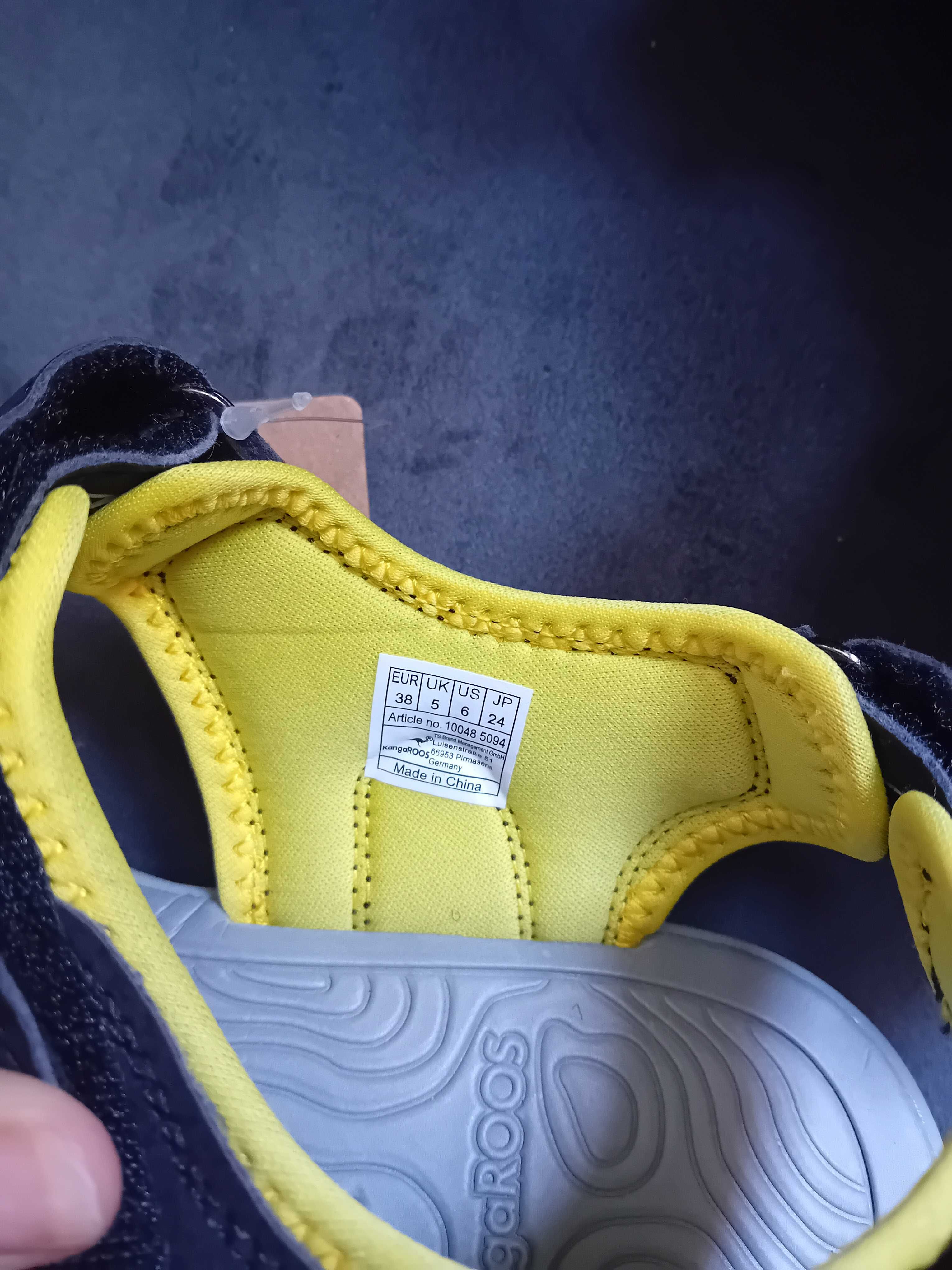 Нови сандали Kangaroos 38