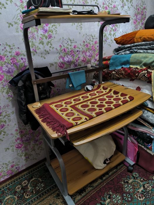 Продам компьютерный стол