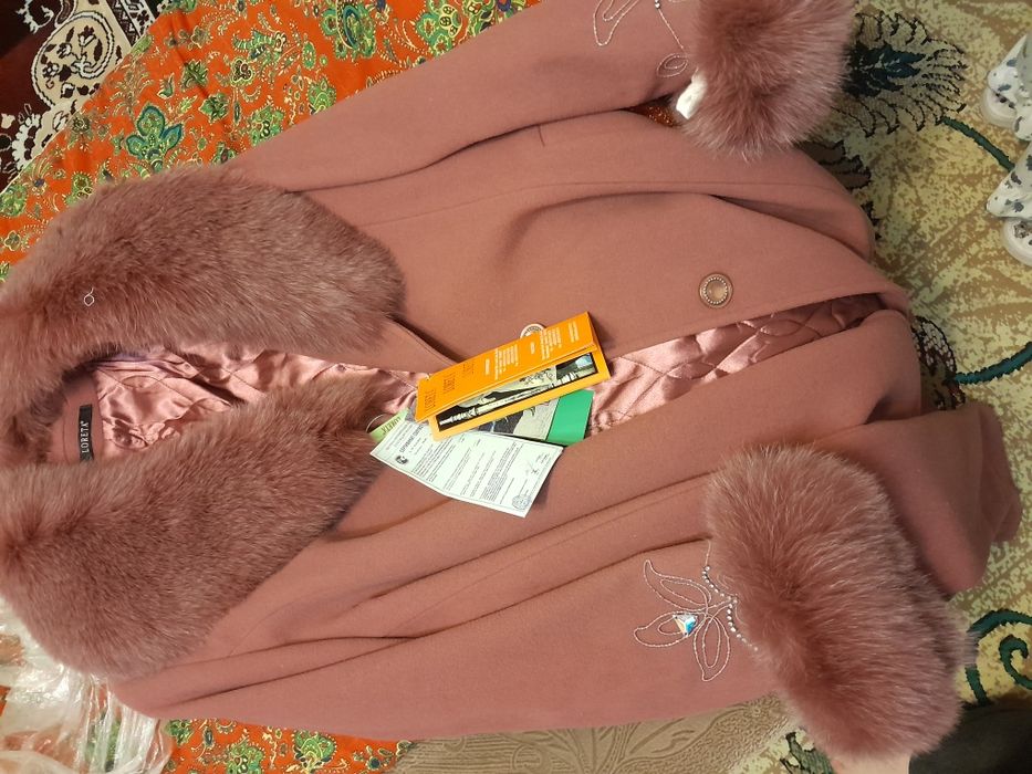Продаётся Пальто 15тыс