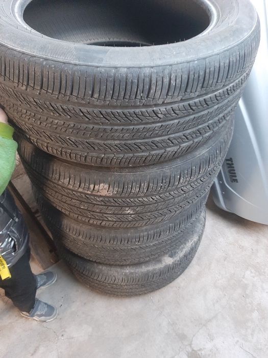 Продам шины R 20 полный размер на фото фото