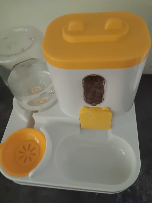 Hranitor animale cu bol pentru mancare si apa