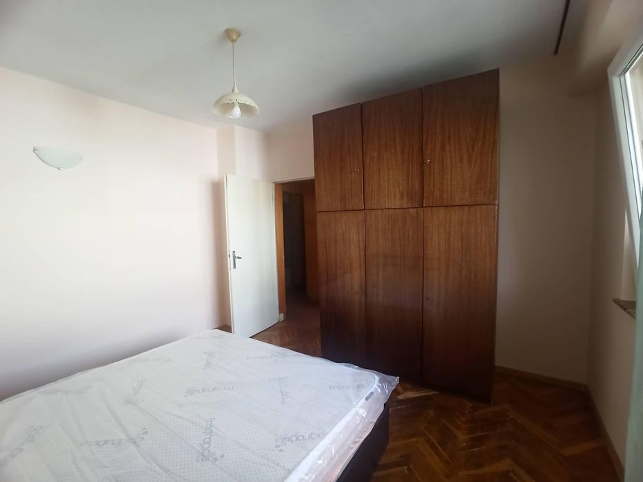 Тристаен апартамент под наем в жк. Христо Смирненски