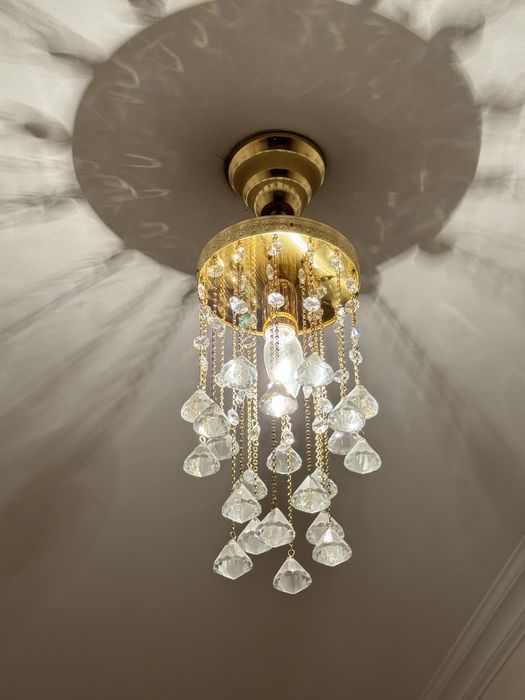 Поодам люстру за 5 тыс